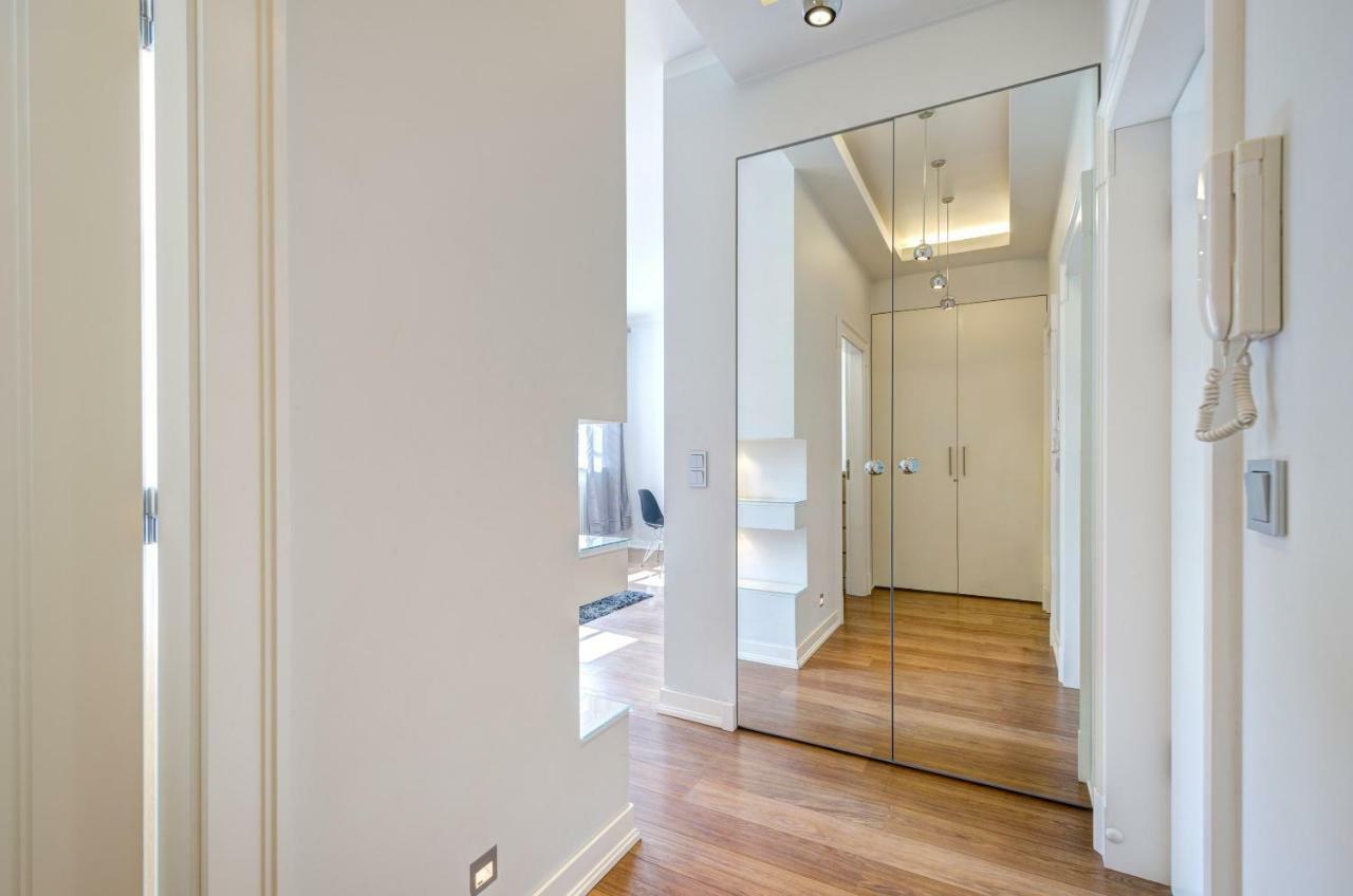 Stylish Apartment In Heart Of Oldtown Гданьск Экстерьер фото