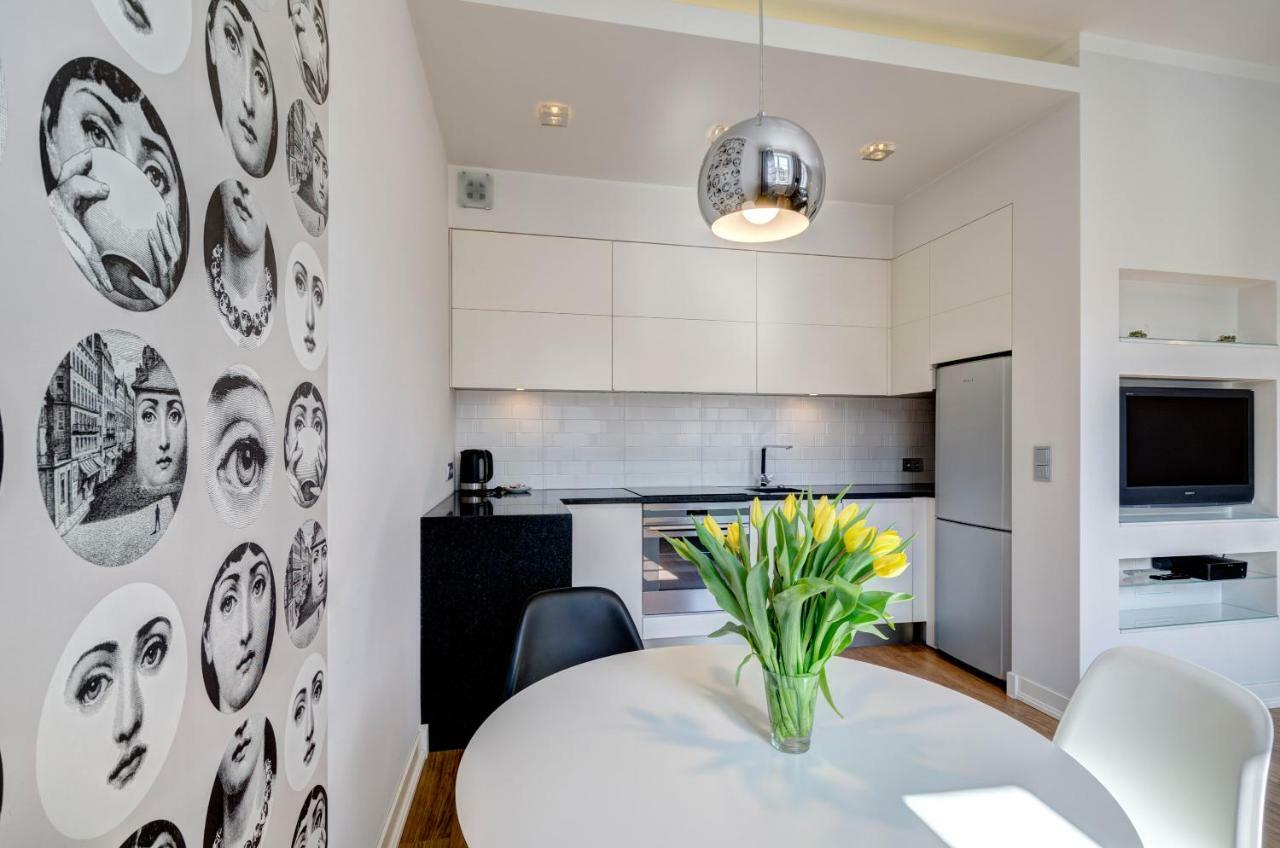Stylish Apartment In Heart Of Oldtown Гданьск Экстерьер фото